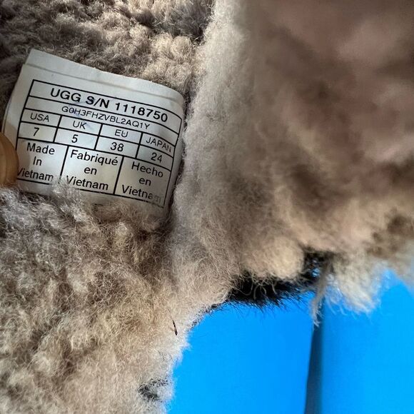 UGG Women's Fluffita Cali Collage Slipper 1118750 Size 7 - Picture 8 of 8